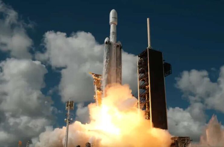 Falcon Heavy กลับมาแล้ว SpaceX ปล่อยจรวดครั้งแรกในรอบ 18 เดือน