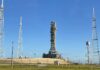 แท่นปล่อยเคลื่อนที่ของ NASA เคลื่อนย้ายเพื่อเตรียมภารกิจ Artemis III