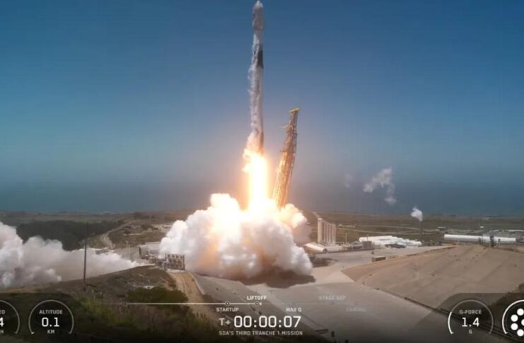 SpaceX ส่งดาวเทียมขนส่งข้อมูล (Data Transport) 21 ดวง ขึ้นสู่อวกาศให้กองทัพสหรัฐฯ