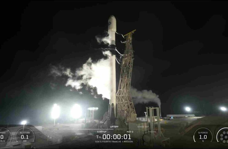SpaceX ส่งดาวเทียมทางทหารสหรัฐฯ 21 ดวงสู่วงโคจร หลังเลื่อนการปล่อยจรวดมาหลายวัน