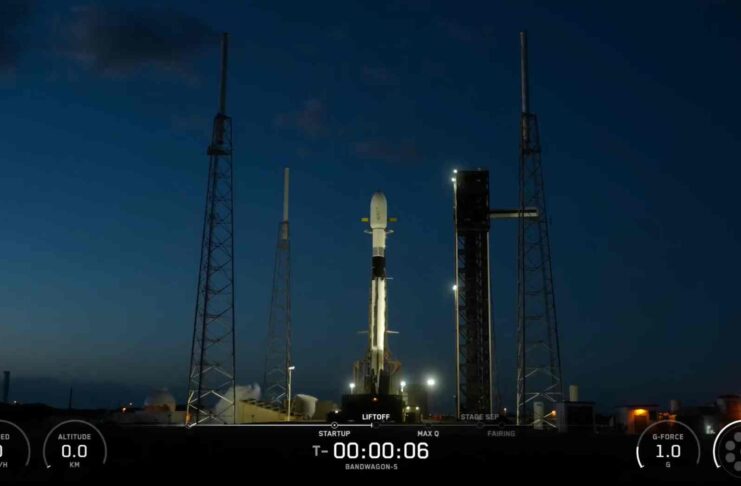 SpaceX ปล่อยจรวด Falcon 9 ส่งแคปซูล Starfall สู่อวกาศเป็นครั้งที่ 2